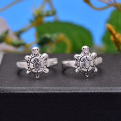 Pair of Designer Oxidized Toe Rings Bichiya in 925 Sterling Silver