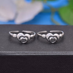 Pair of Designer Heart Oxidized 925 Silver Toe Rings