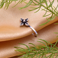 Flower Light Weighted Clip on Nose Pin in 92.5 Silver - Silver Clip On Nose Pin