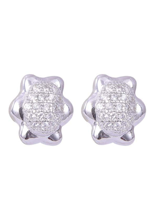 925 Sterling Silver Trendy And Chic Looking Pair Of Cz Studs