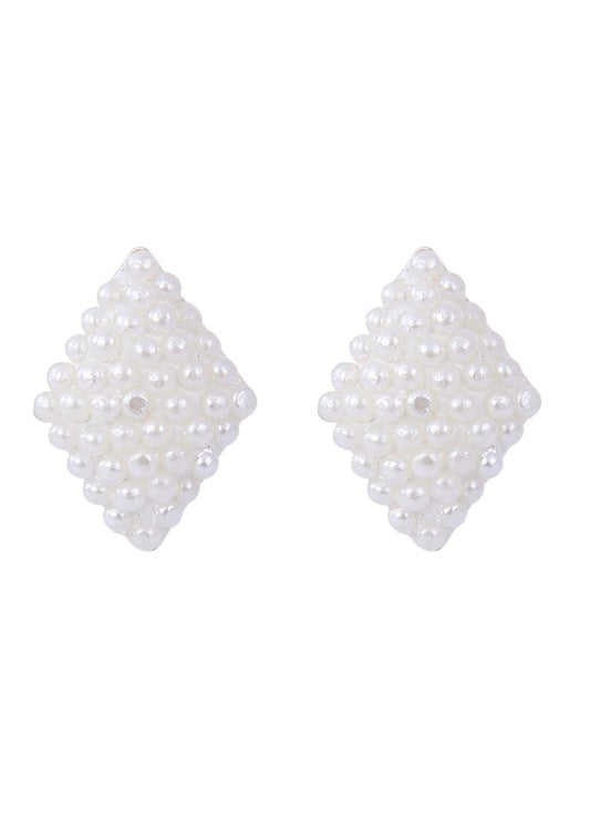 92.5 Sterling Silver  Good looking White Pearl Studs in Silver