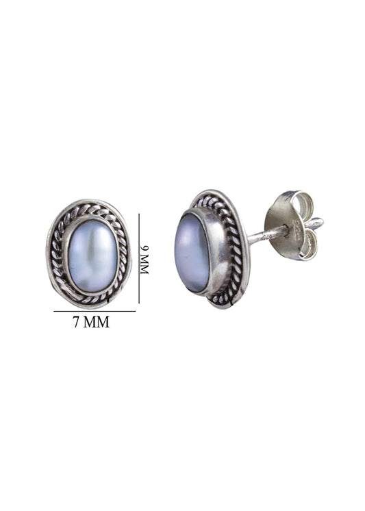 Good Looking Studs in Oval Shape Pearl and 92.5 Sterling Silver