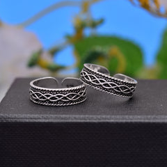 Pair of Designer 925 Silver Silver Oxidized Toe Rings