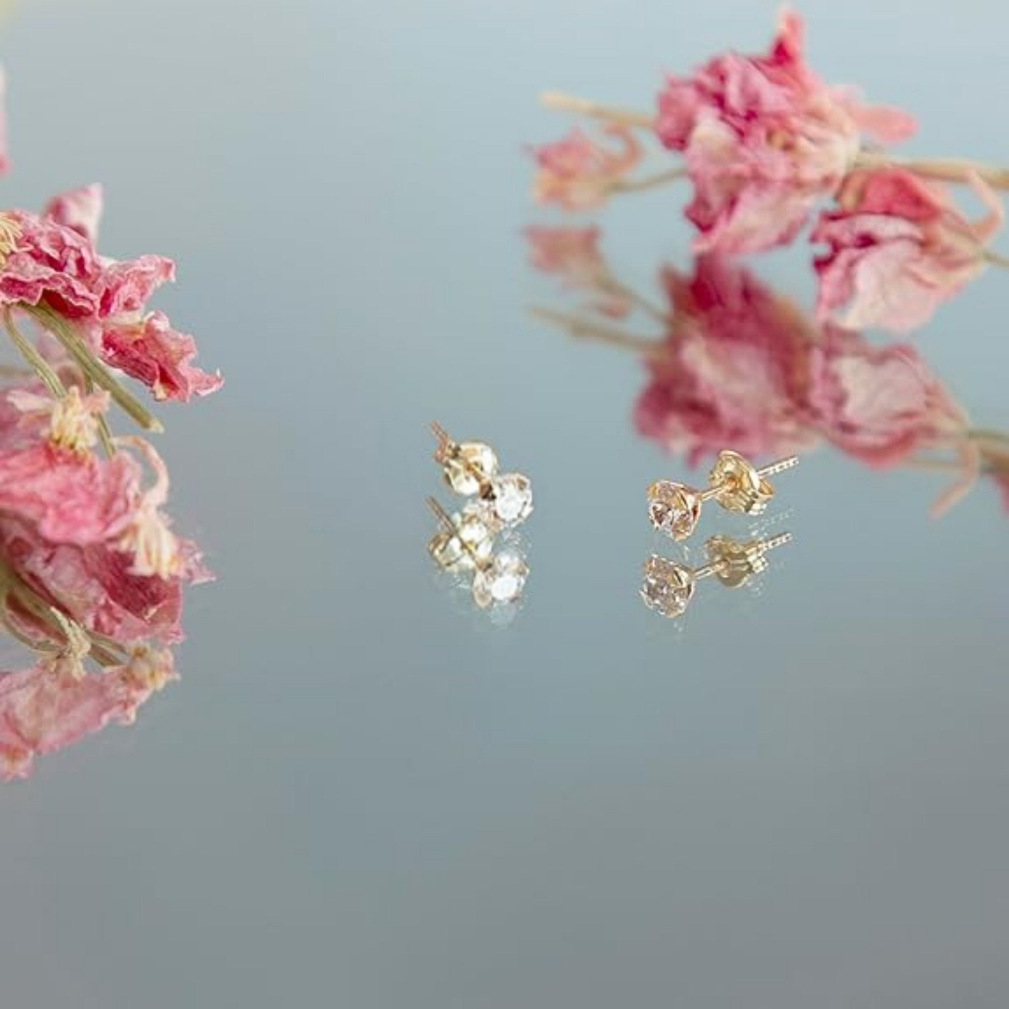 18k Gold Plated 925 Sterling Silver pair of Round 4mm Single White Cz Unisex Stud Earrings - Studs