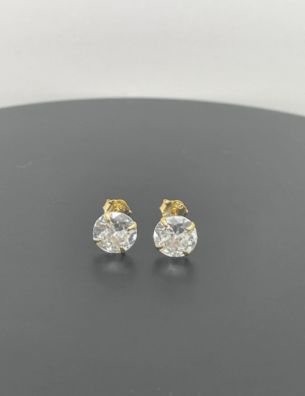 18k Gold Plated 925 Sterling Silver pair of Round 10mm Single Stone White CZ Unisex Stud Earrings