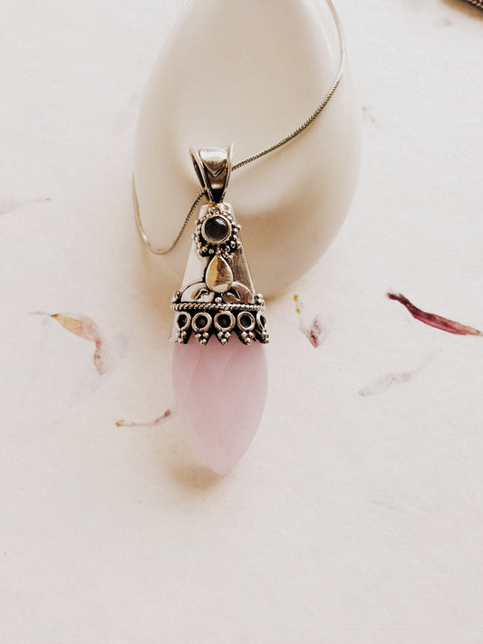 92.5 Silver Pendant with Rose Quartz Stone and 18 inch Chain