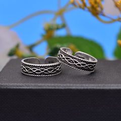 Pair of Stylish Oxidized 925 Silver Toe Rings Bichiya - Toe Rings
