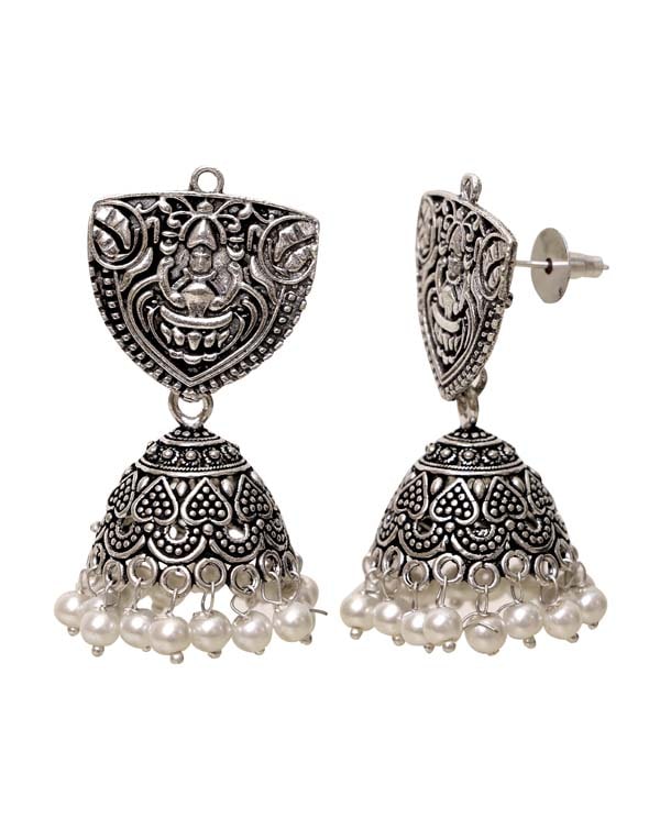 Designer pair of Jhumkis with Pearl with Push Back in Silver Alloy
