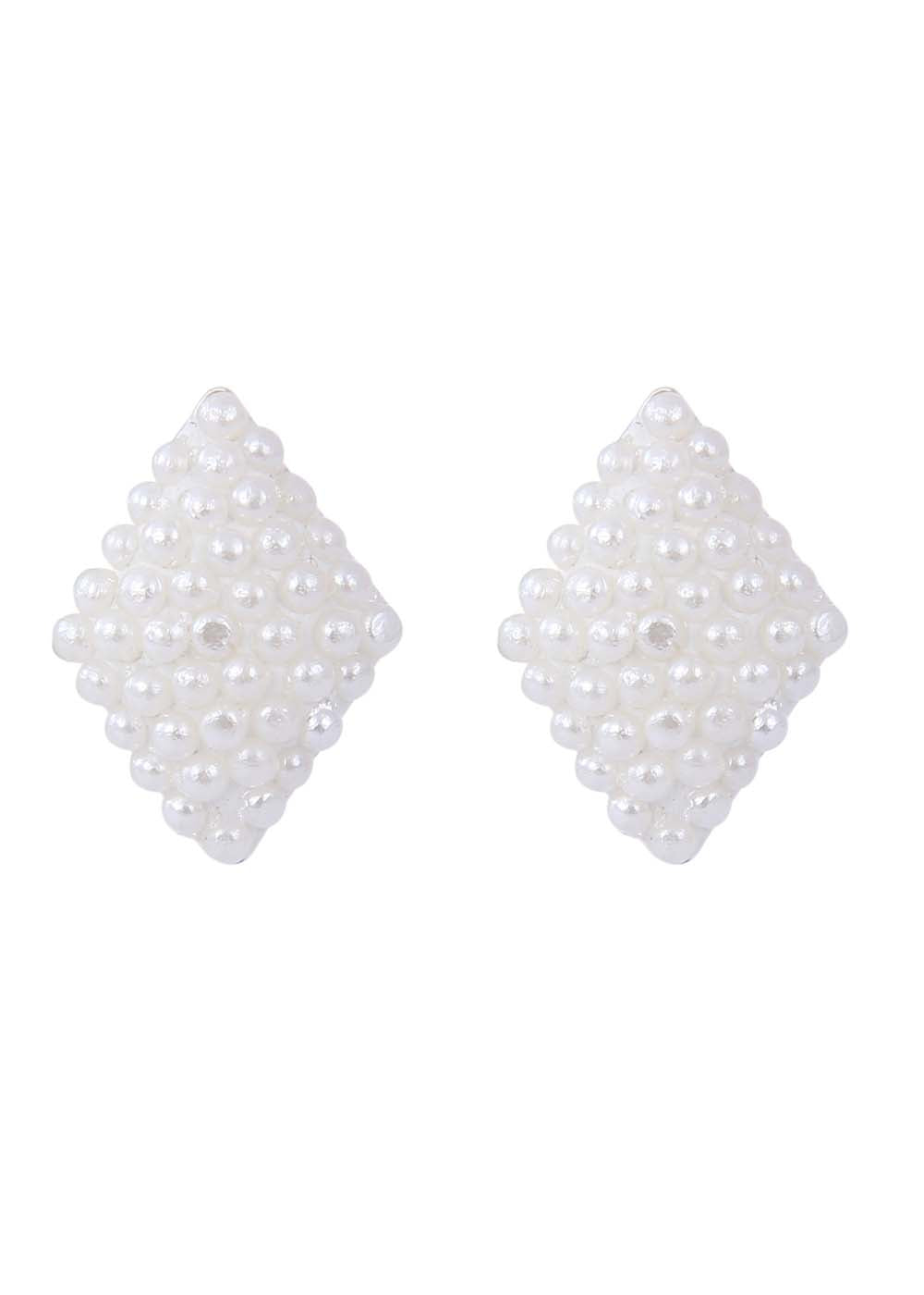 92.5 Sterling Silver  Good looking White Pearl Studs in Silver