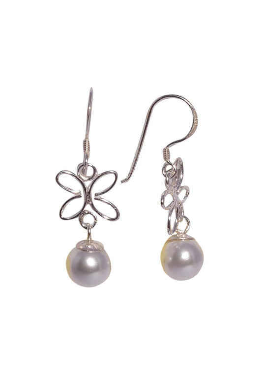 Unique and stylish Pair of pearl hangings in 925 Silver