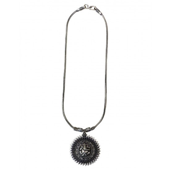 Trendy Sitting Ganesha Round Necklace