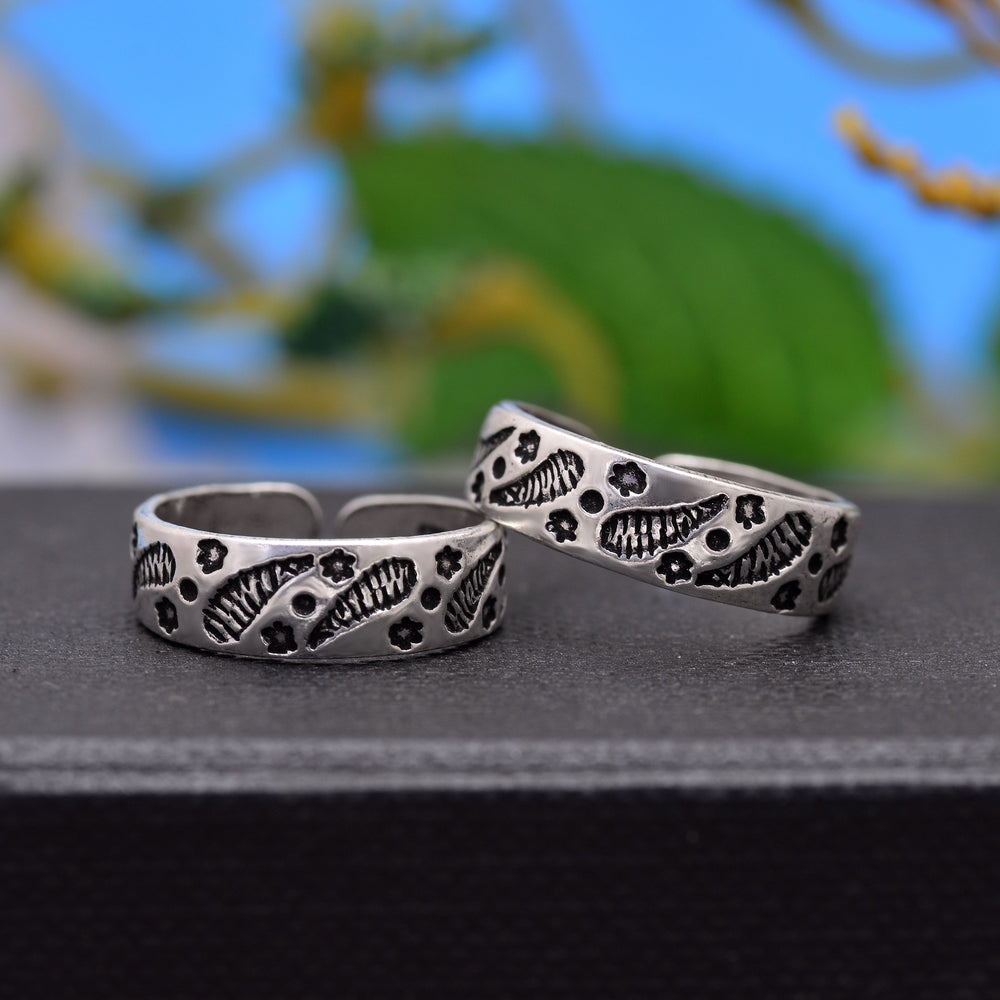 Unique pair of Oxidized Silver Toe Rings Bichiya in 925 Sterling Silver
